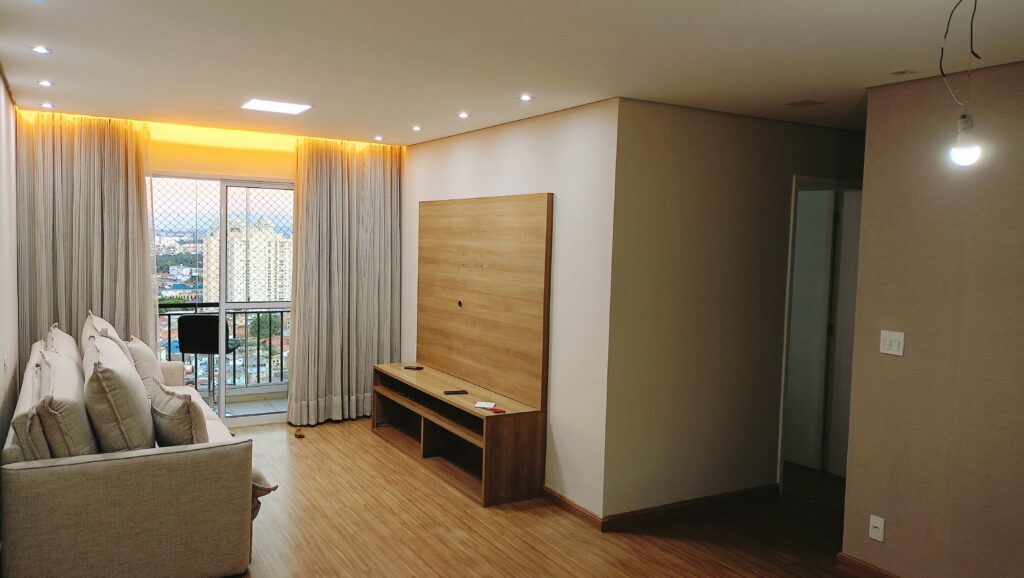 pintura de um apartamento e o resultado ficou incrível. As cores renovaram o ambiente e deixaram tudo mais moderno e aconchegante. O cliente adorou o acabamento e a transformação final.