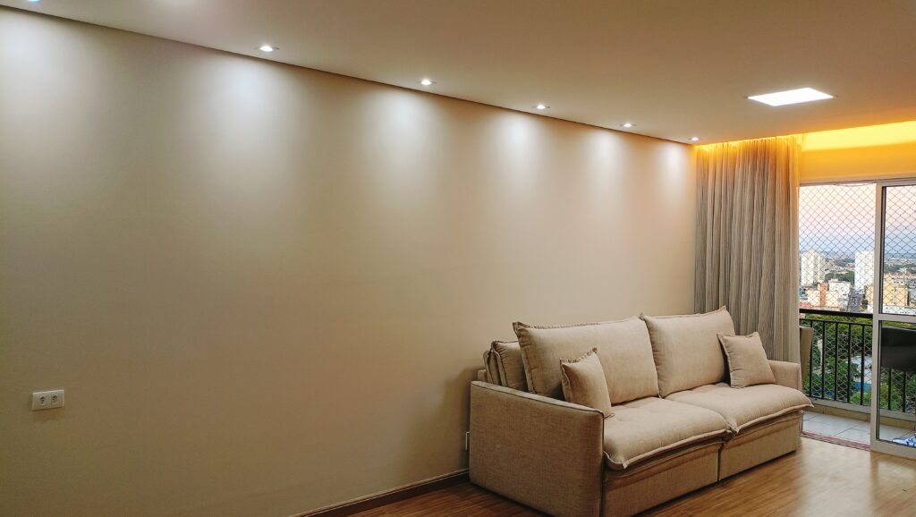 pintura interna que deixou o espaço com um visual muito mais limpo e moderno. O ambiente ganhou brilho e sensação de renovação, e o cliente ficou realmente feliz com o resultado final.